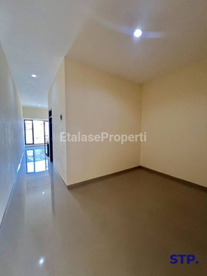 Foto properti Rumah Baru 2 Lantai Di Gembong Sawah Barat, Kapasan 8