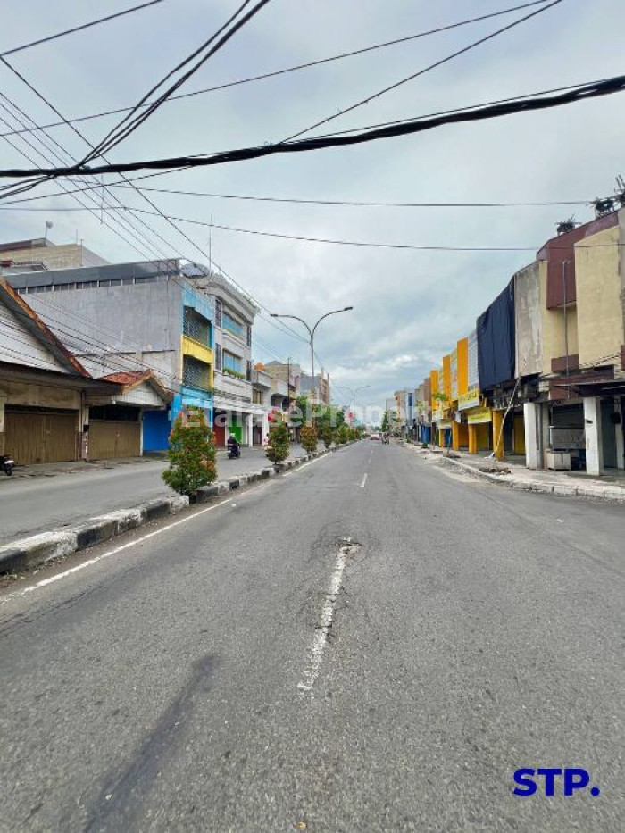 Foto properti Disewakan Ruko Hoek Lantai 1 Di Jalan Kapasan 5
