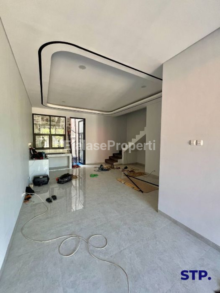 Foto properti 2 Unit, Rumah Baru Scandinavian Di Manyar Tirtoyoso Hadap Selatan Tipe B 3