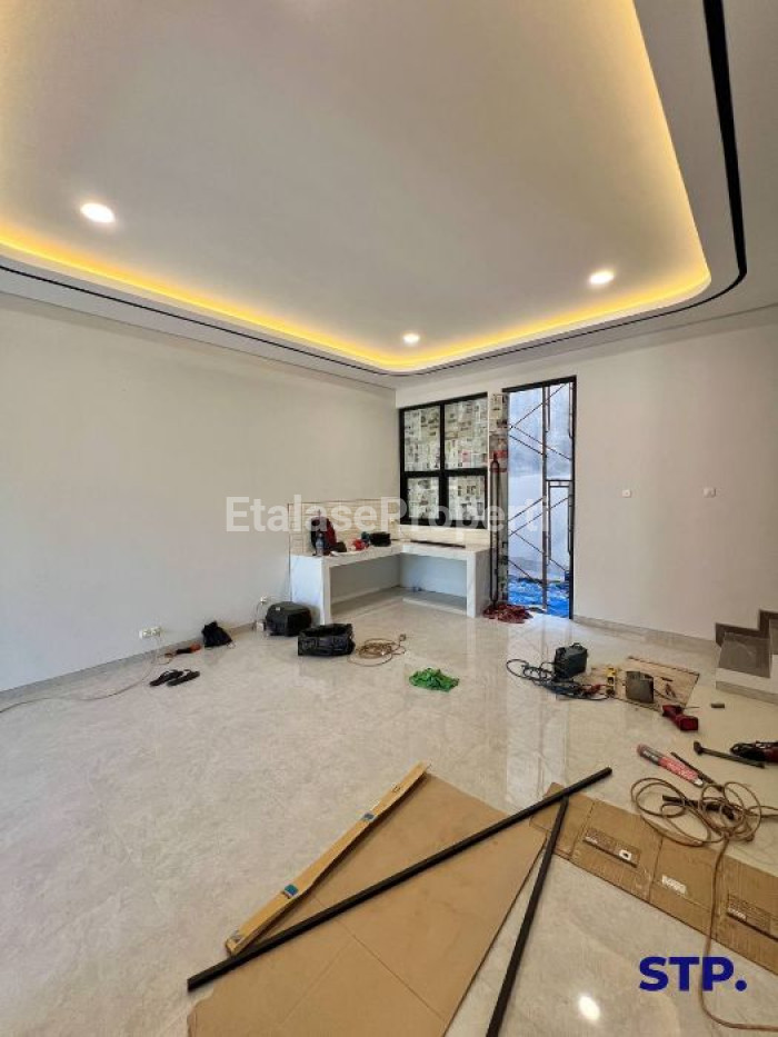 Foto properti 2 Unit, Rumah Baru Scandinavian Di Manyar Tirtoyoso Hadap Selatan Tipe C 4