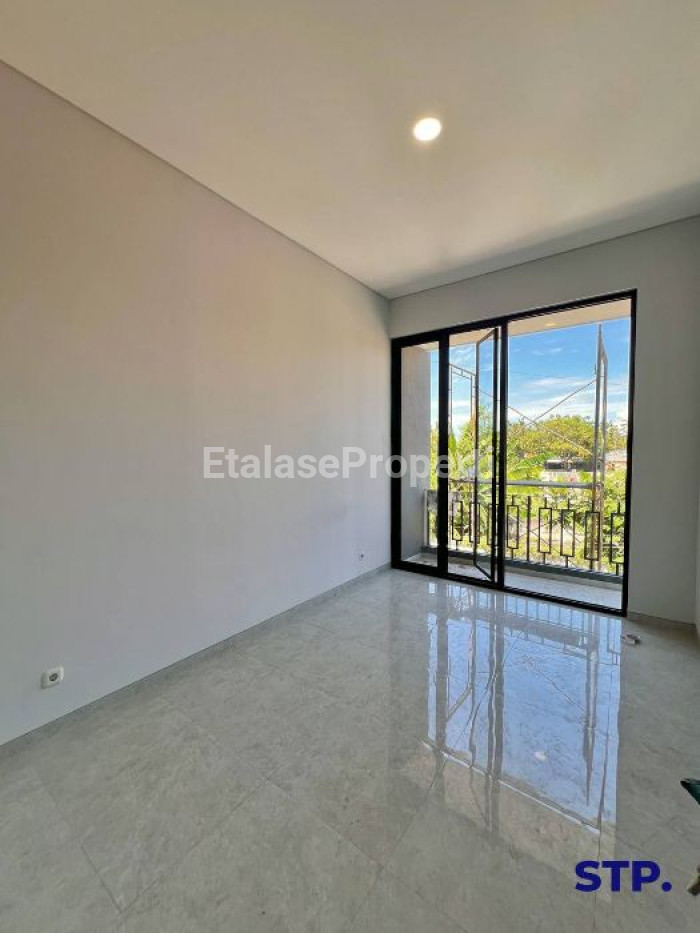 Foto properti 2 Unit, Rumah Baru Scandinavian Di Manyar Tirtoyoso Hadap Selatan Tipe C 7