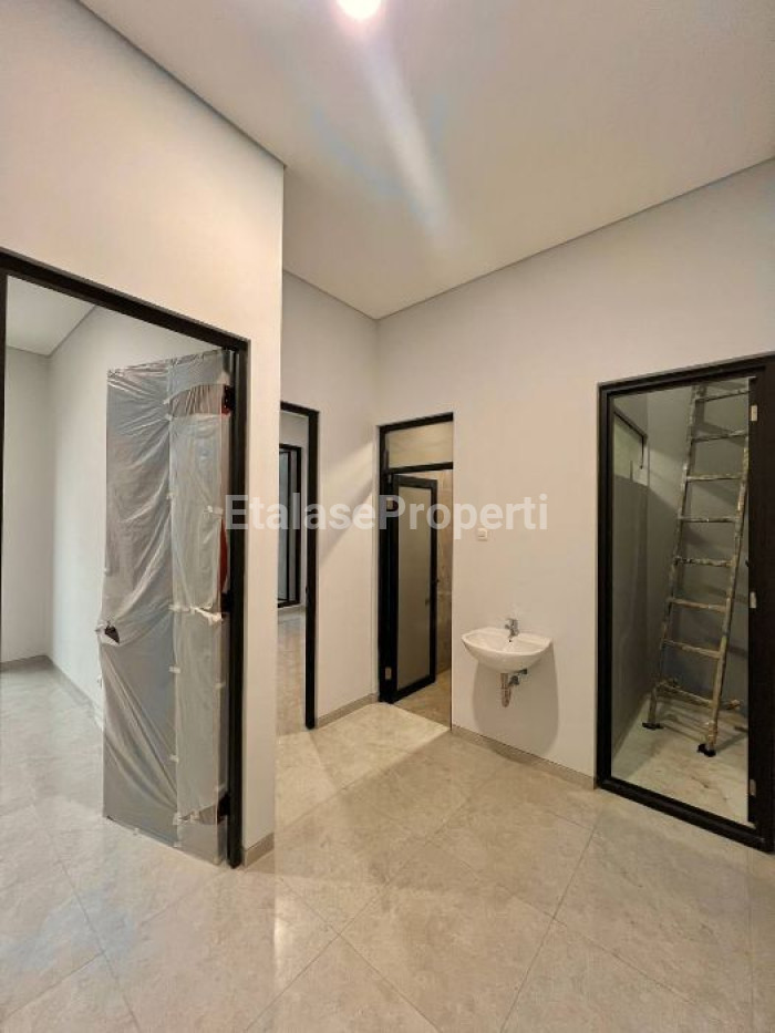 Foto properti 2 Unit, Rumah Baru Scandinavian Di Manyar Tirtoyoso Hadap Selatan Tipe C 5