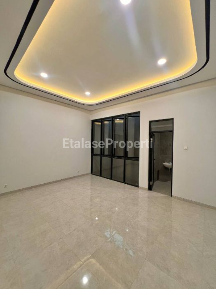 Foto properti 2 Unit, Rumah Baru Scandinavian Di Manyar Tirtoyoso Hadap Selatan Tipe C 7