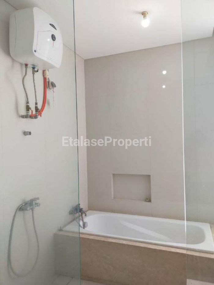 Foto properti RUMAH THE MANSION PAKUWON INDAH SURABAYA FOR RENT 6
