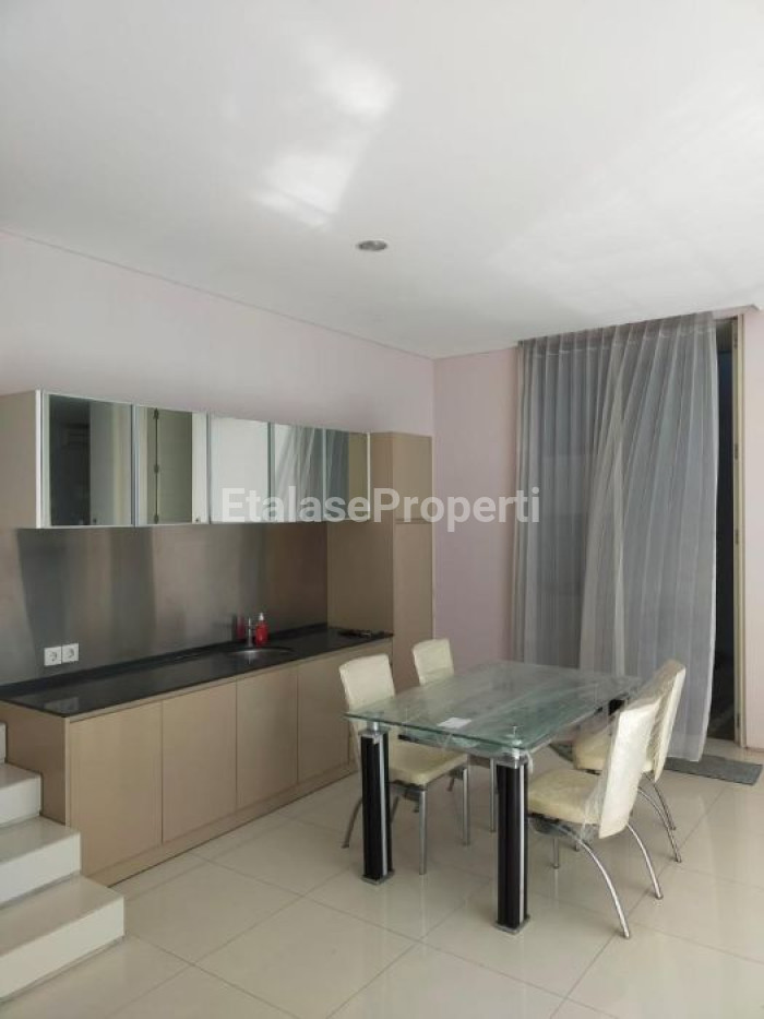 Foto properti RUMAH THE MANSION PAKUWON INDAH SURABAYA FOR RENT 10