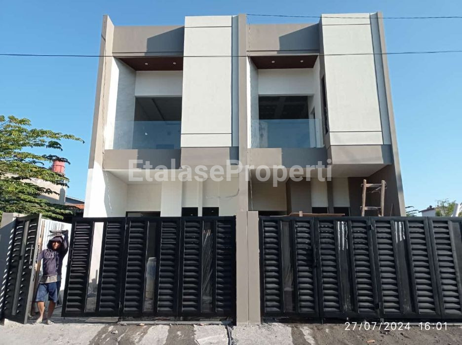 Foto properti DI JUAL 2 UNIT RUMAH BARU SIAP HUNI TENGGILIS MEJOYO 1