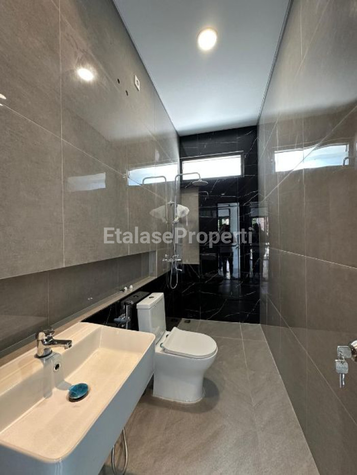 Foto properti Dijual RUMAH BARU MODERN MINIMALIS CITRALAND THE GREENLAKE ‼️ 9