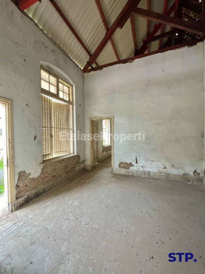 Foto properti Jual Bangunan Komersil Di Jalan Tumapel Dekat Raya Darmo 4