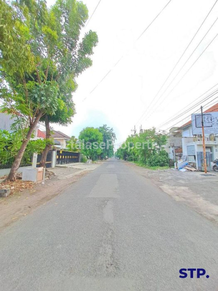 Foto properti Jual Bangunan Komersil Di Jalan Tumapel Dekat Raya Darmo 8