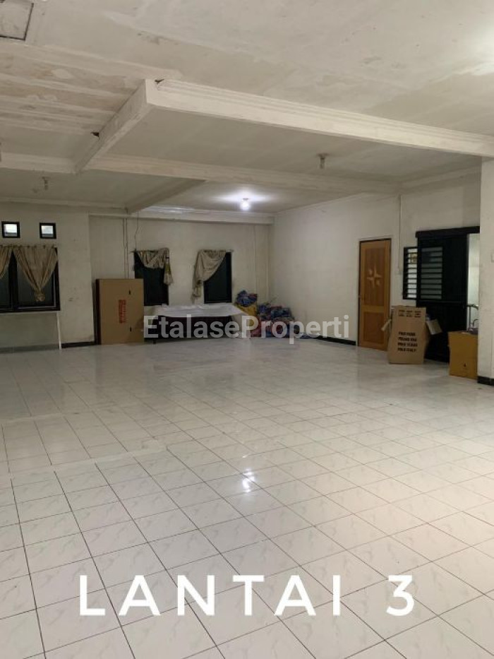 Foto properti Raya Dupak Ruko 3 Lantai Strategis Siap Pakai 3