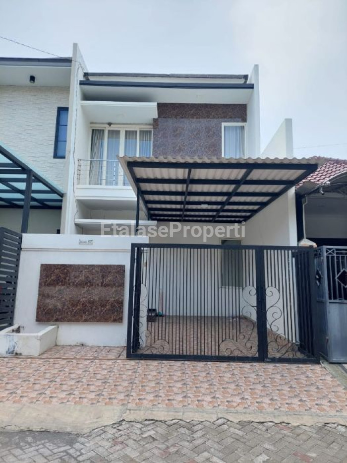 Foto properti *Dijual Rumah Mulyosari Prima Utara* 1