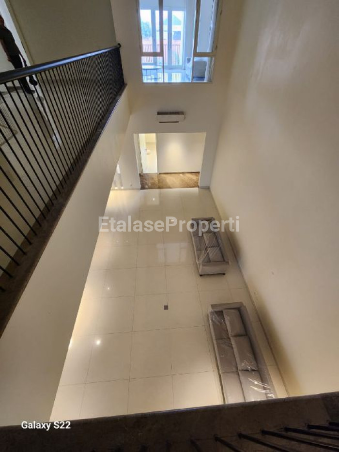 Foto properti Rumah Bagus Minimalis Modern Jemursari Timur Siap Huni 7