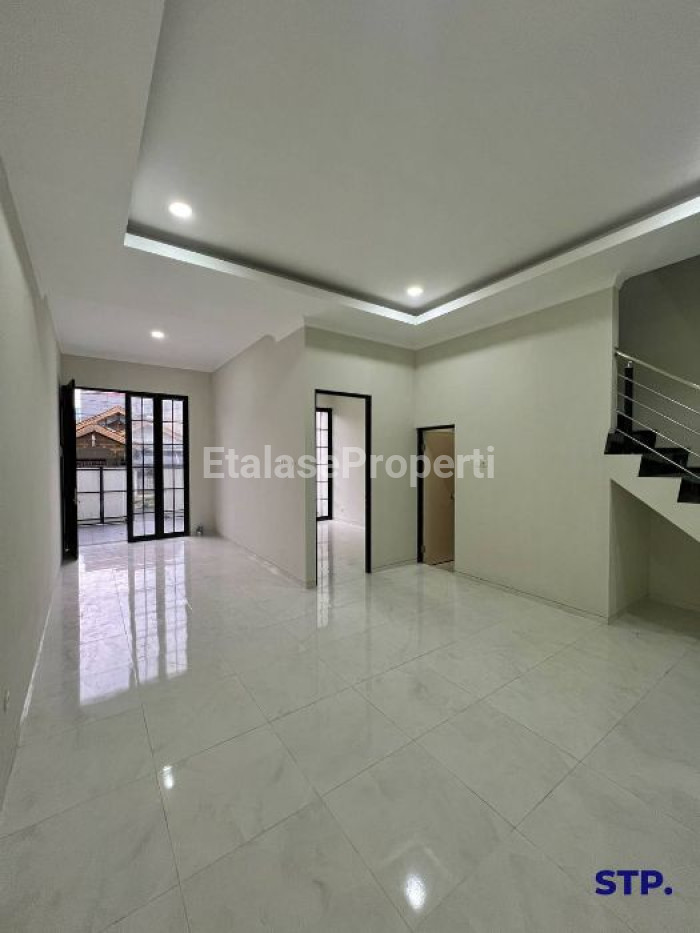 Foto properti 3 Unit Jejer, Rumah Baru Minimalis Di Perumahan Baruk Barat 3