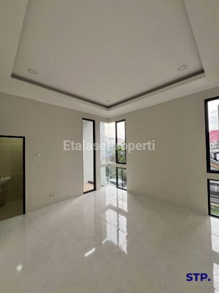 Foto properti 3 Unit Jejer, Rumah Baru Minimalis Di Perumahan Baruk Barat 9