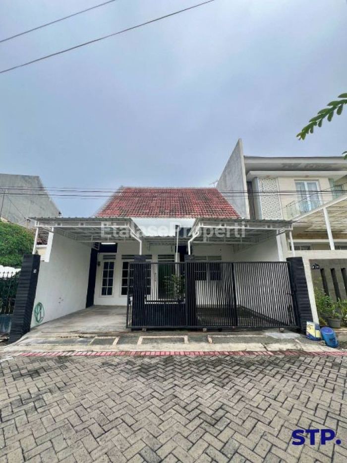 Foto properti Rumah 1 Lantai Di Perumahan Manyar Jaya Sudah Renovasi 1