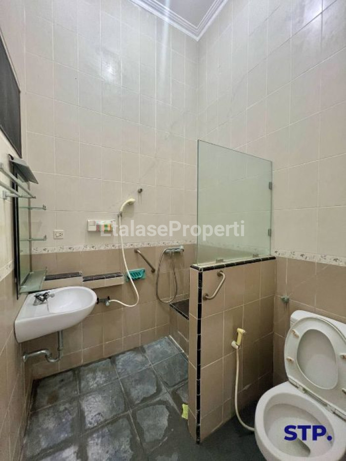 Foto properti Rumah 1 Lantai Di Perumahan Manyar Jaya Sudah Renovasi 8