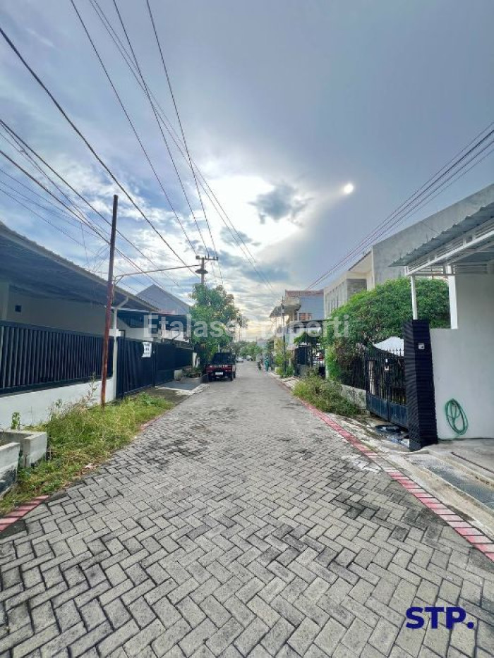 Foto properti Rumah 1 Lantai Di Perumahan Manyar Jaya Sudah Renovasi 10