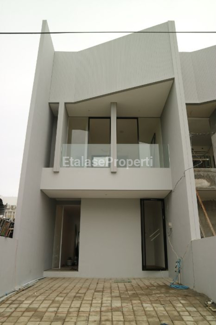 Foto properti Dijual Rumah Baru Dian Istana / Graha Green Garden 1