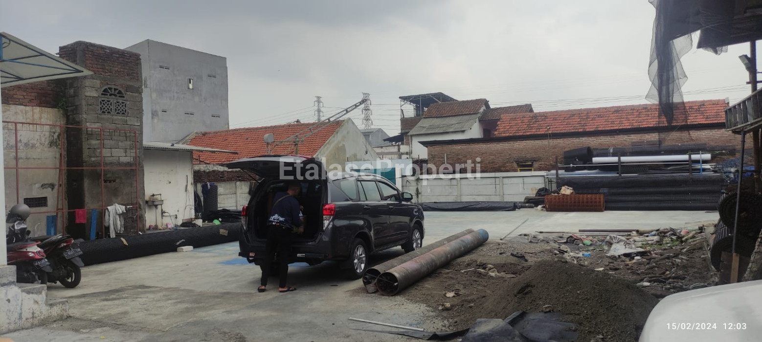 Foto properti Jual Lahan Pinggir Jalan Tol Cocok U/ Workshop / Gudang Saat Ini Digunakan U/ Workshop Di Dukuh Menanggal 4