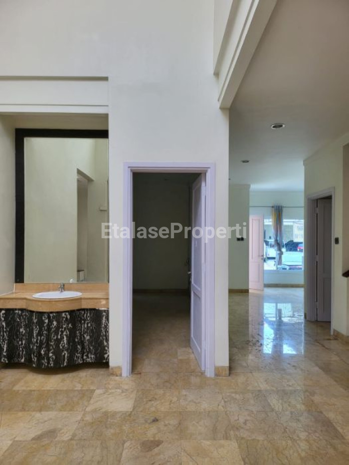 Foto properti Disewakan Rumah Crystal Golf Citraland 7