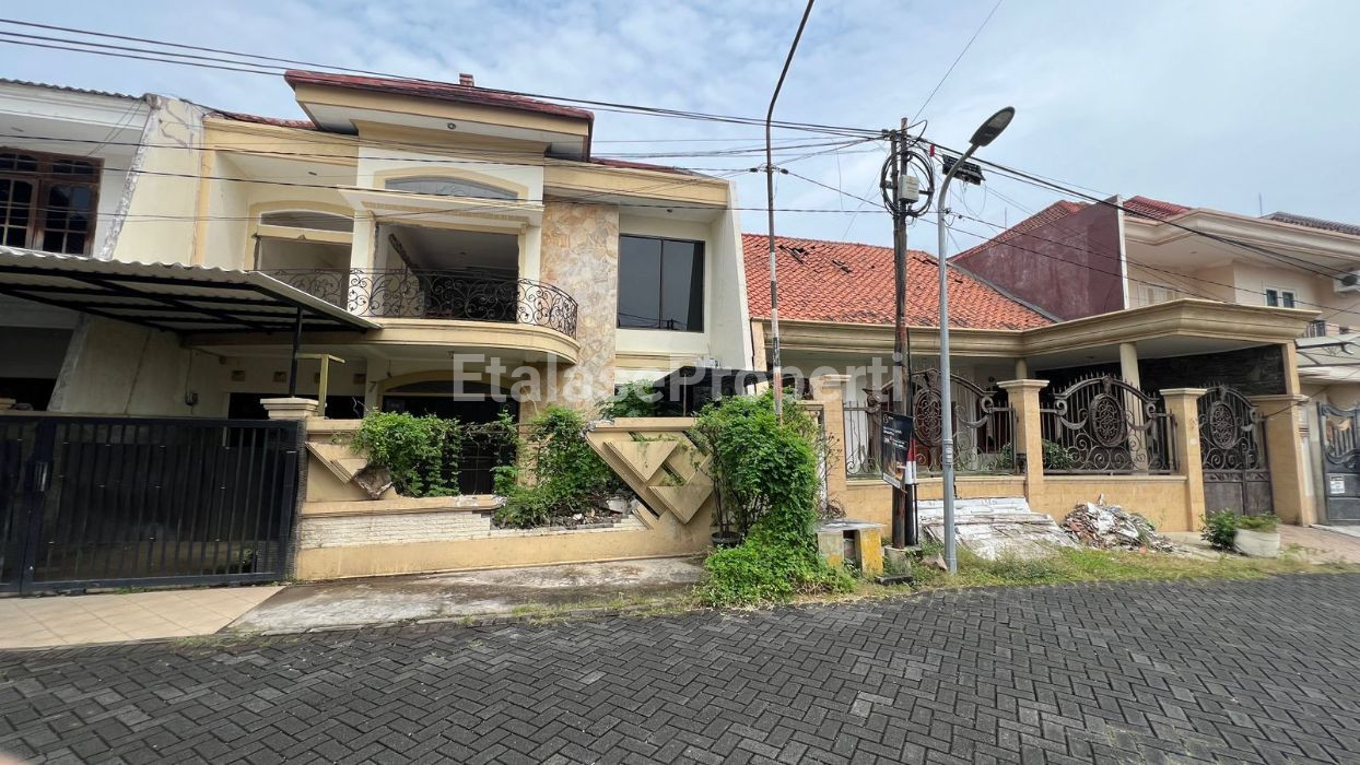 Foto properti Dijual Cepat ! 2 Rumah Hitung Tanah Cocok U / Investor Atau Homebuilder . 2