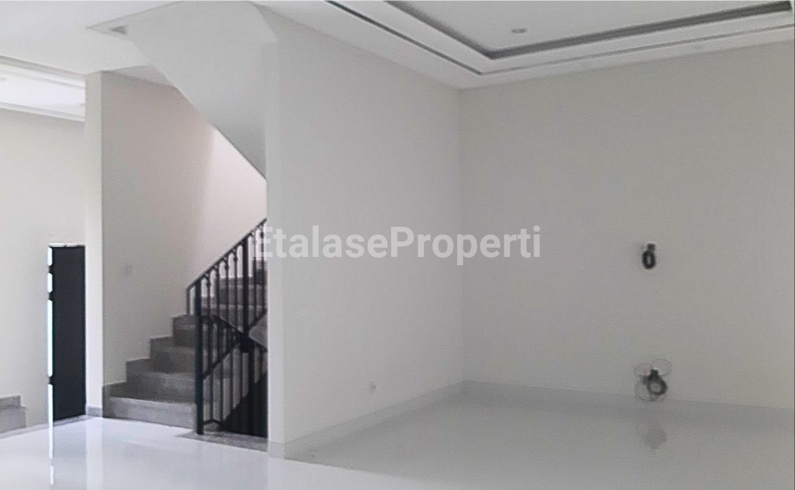 Foto properti RUMAH BARU GRESS  GRAHA FAMILY  DIJUAL 2