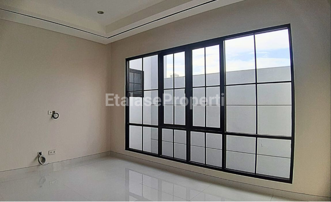 Foto properti RUMAH BARU GRESS  GRAHA FAMILY  DIJUAL 3
