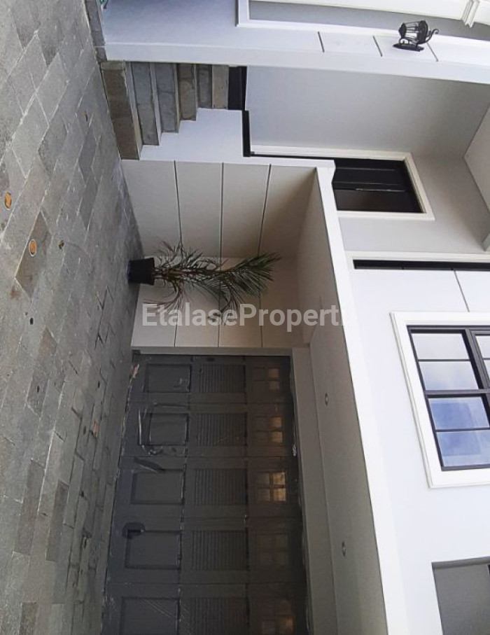 Foto properti RUMAH BARU GRESS  GRAHA FAMILY  DIJUAL 4