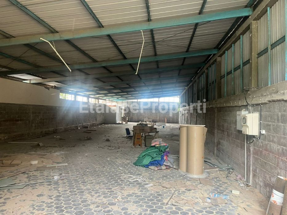 Foto properti Disewakan Gudang Siap Pakai Di Wadungasri, Waru 2