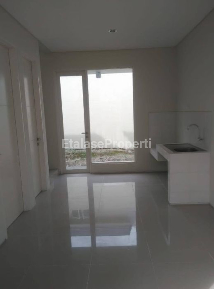 Foto properti Jual Cepat! Rumah Northwest Park Citraland Tipe Cambria 4