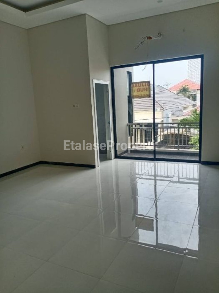 Foto properti Rumah Baru Modern Di Perumahan Villa Kalijudan Indah 6