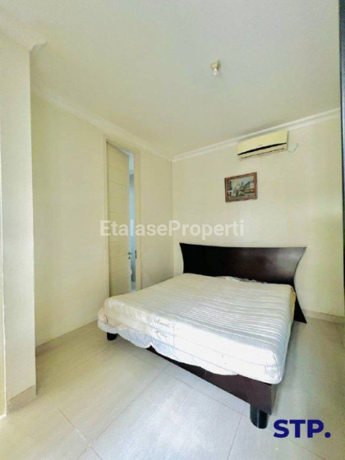 Foto properti Jual Rumah Mewah Pakuwon City Cluster Long Beach Furnished 9