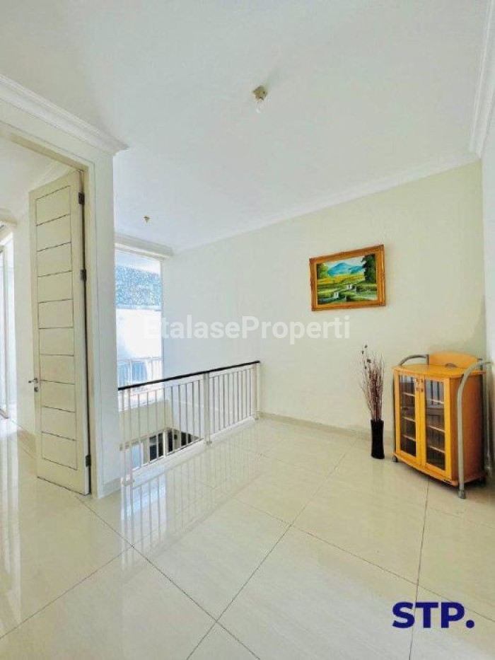 Foto properti Sewa Rumah Mewah Pakuwon City Cluster Long Beach Furnished 5