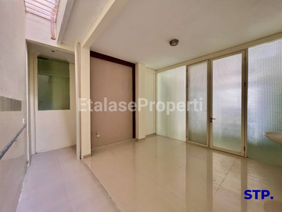 Foto properti Disewakan, Rumah Pakuwon City Cluster Long Beach Semi-furnished 4