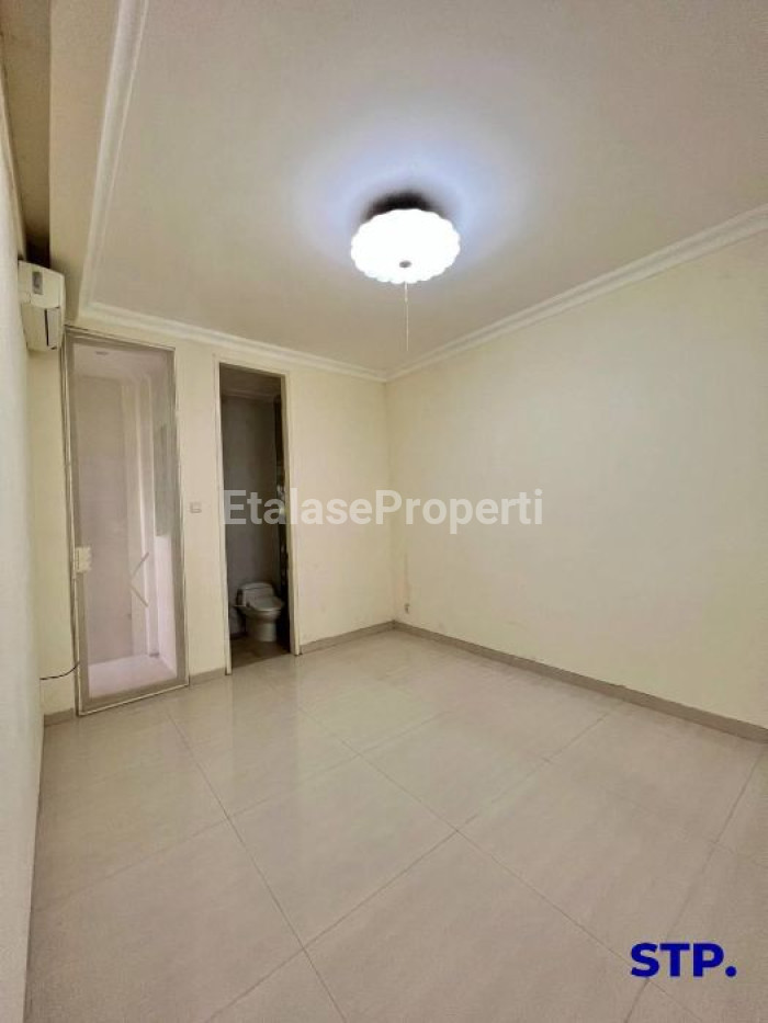 Foto properti Disewakan, Rumah Pakuwon City Cluster Long Beach Semi-furnished 5