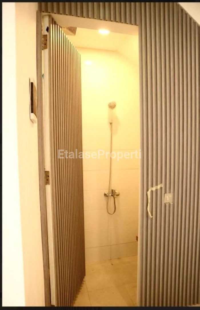 Foto properti For Sale Rumah 2 Lantai Baru Gress Lokasi Dekat Dian Istana, Graha Family 7