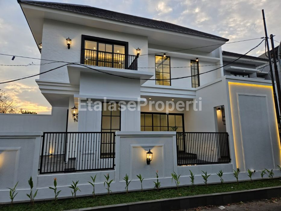 Foto properti Dijual Rumah Hook Di Rungkut Asri Dekat MERR Gununganyar 2
