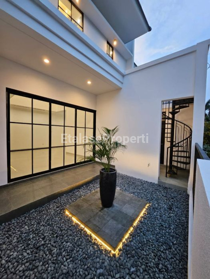 Foto properti Dijual Rumah Hook Di Rungkut Asri Dekat MERR Gununganyar 6