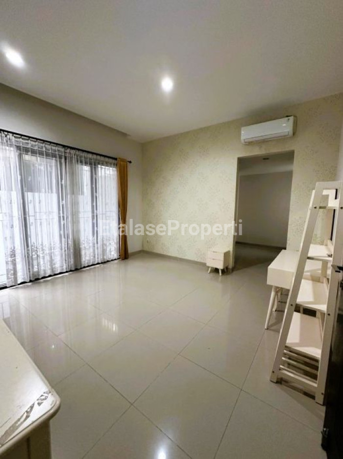 Foto properti Disewakan Rumah Dian Istana Park Avenue Wiyung Dekat PTC 6