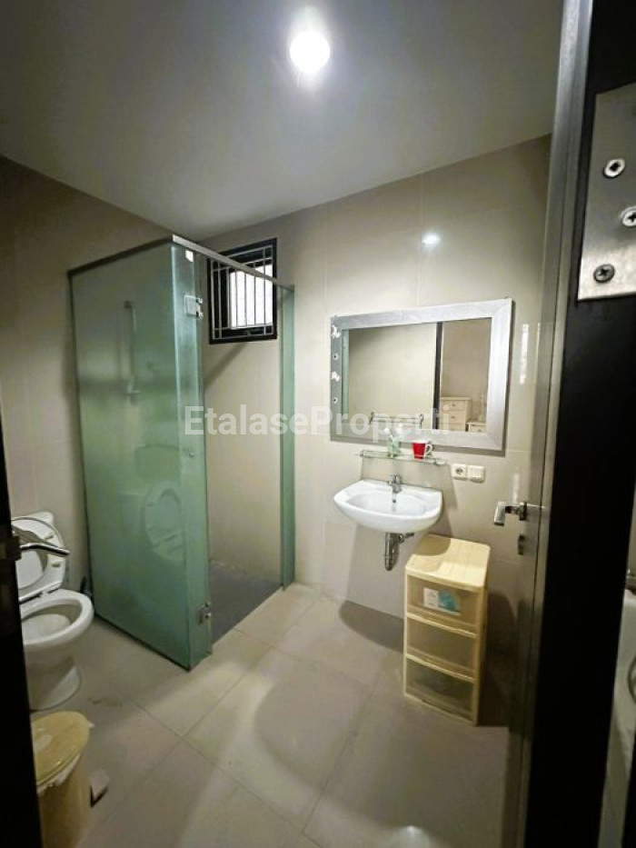 Foto properti Disewakan Rumah Dian Istana Park Avenue Wiyung Dekat PTC 7