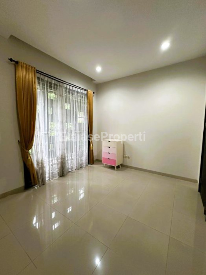 Foto properti Disewakan Rumah Dian Istana Park Avenue Wiyung Dekat PTC 10