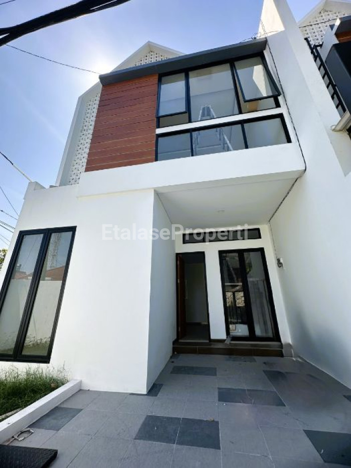 Foto properti Dijual Rumah Baru Di Gading Pantai Dekat Kenjeran 2