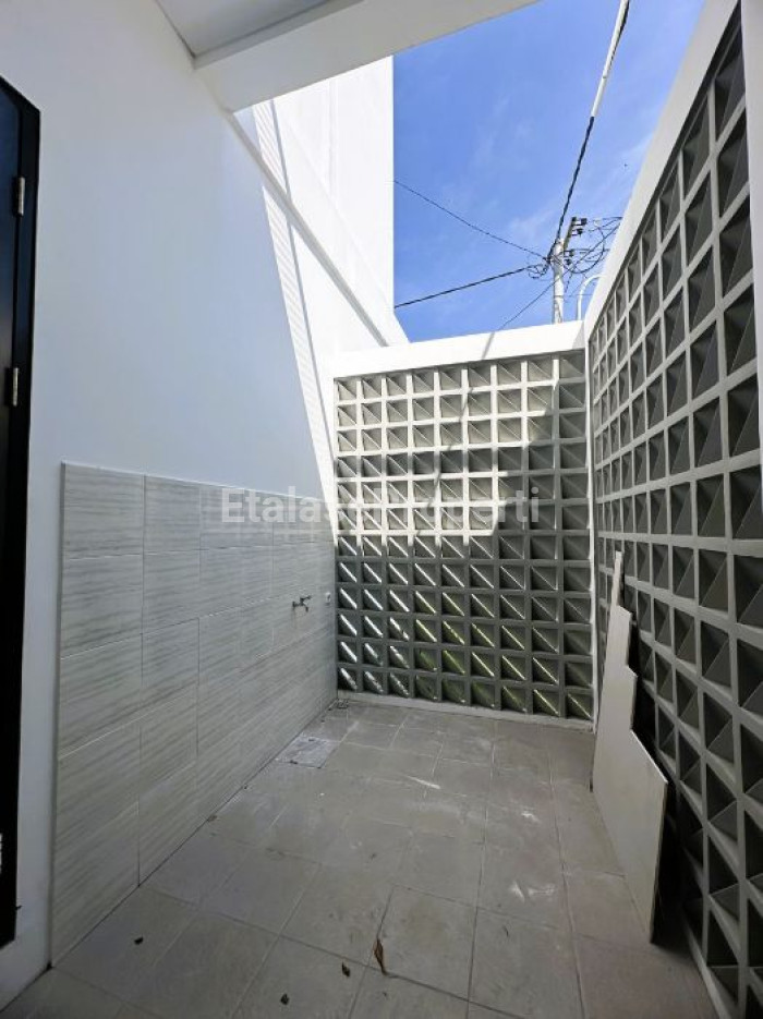 Foto properti Dijual Rumah Baru Di Gading Pantai Dekat Kenjeran 4
