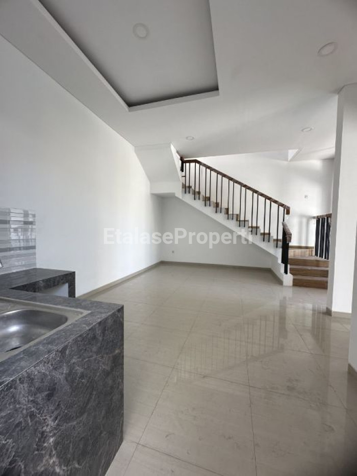 Foto properti Dijual Rumah Baru Di Gading Pantai Dekat Kenjeran 5