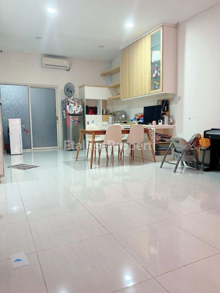 Foto properti Dijual Rumah Di Pondok Tjandra Nanas Dekat Gununganyar 5