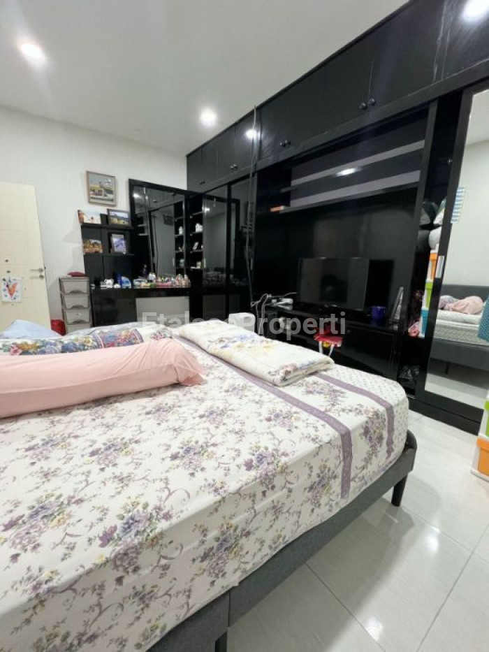 Foto properti Dijual Rumah Di Pondok Tjandra Nanas Dekat Gununganyar 9