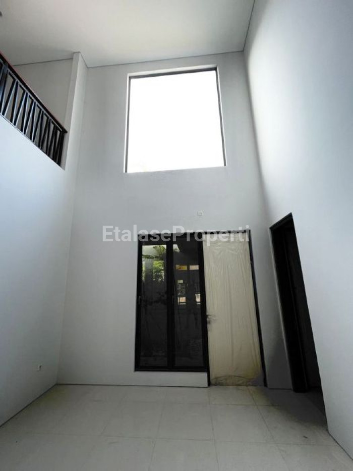 Foto properti Dijual Rumah Pondok Tjandra Ruby Dekat Gununganyar Rungkut 2