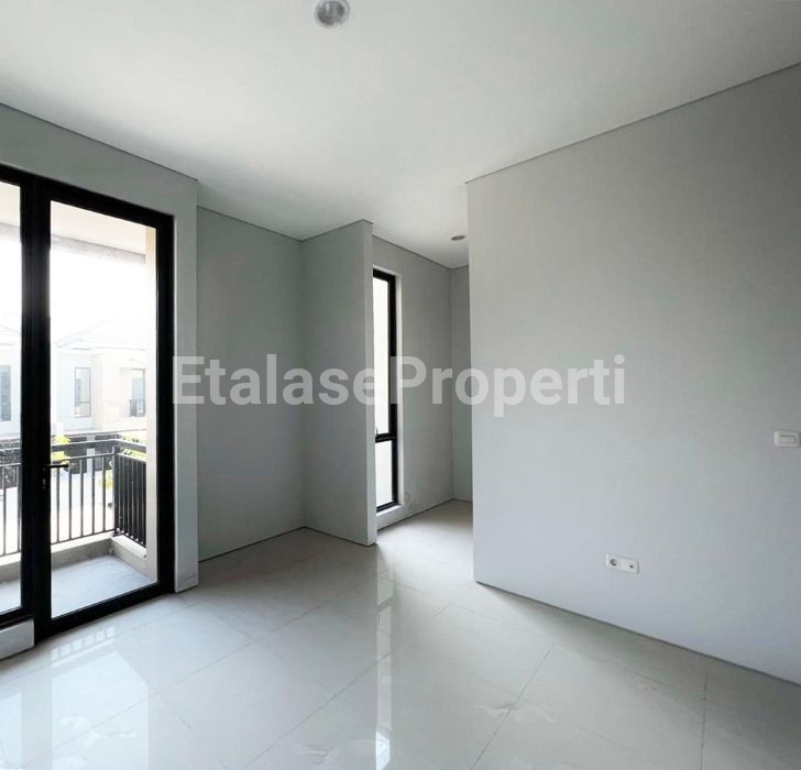 Foto properti Dijual Rumah Pondok Tjandra Ruby Dekat Gununganyar Rungkut 5