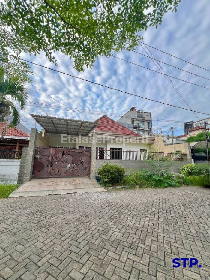 Foto properti Jual Rumah Baru Renovasi Di Manyar Kertoarjo 2