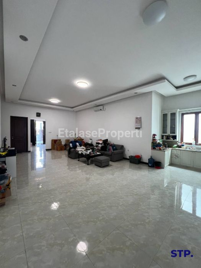 Foto properti NEW RENOV - Rumah Tinggal Siap Huni Di Manyar Kertoarjo 4